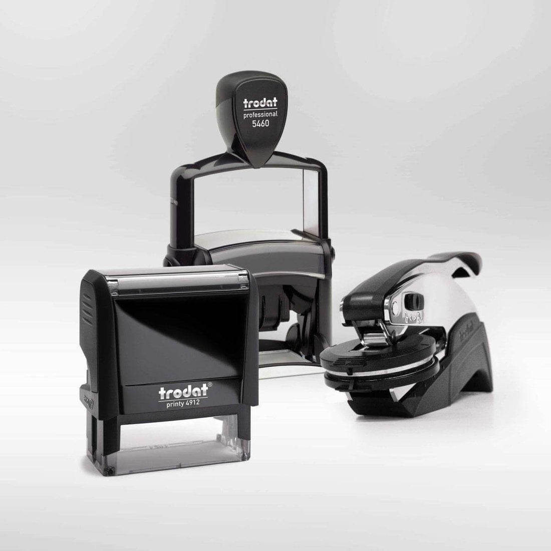 Differenza tra timbri autoinchiostranti, timbri manuale e timbri a secco | Timbri24.store